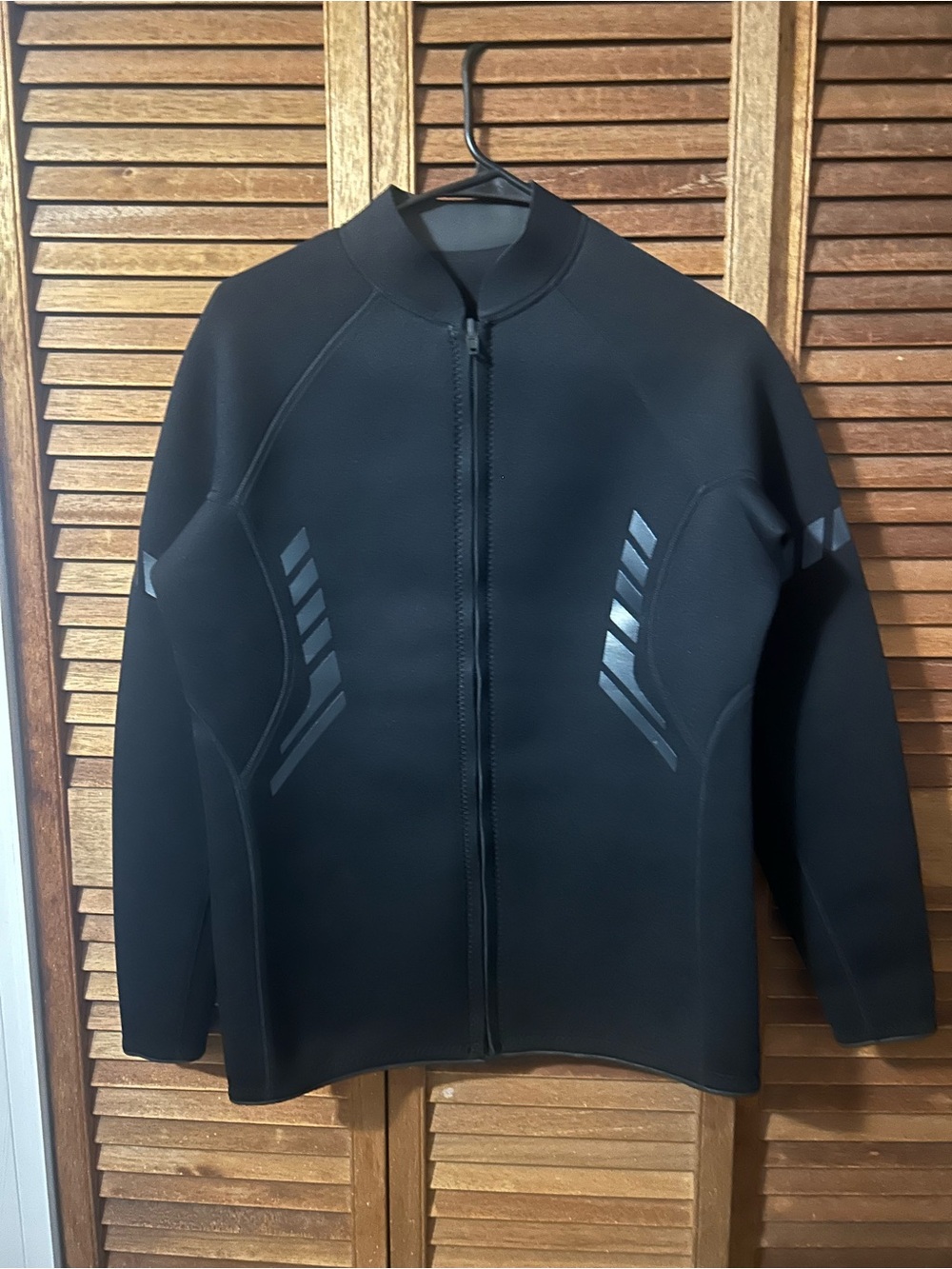 Men’s Black Neoprene Zip wet Jacket
Size Large can be unisex
